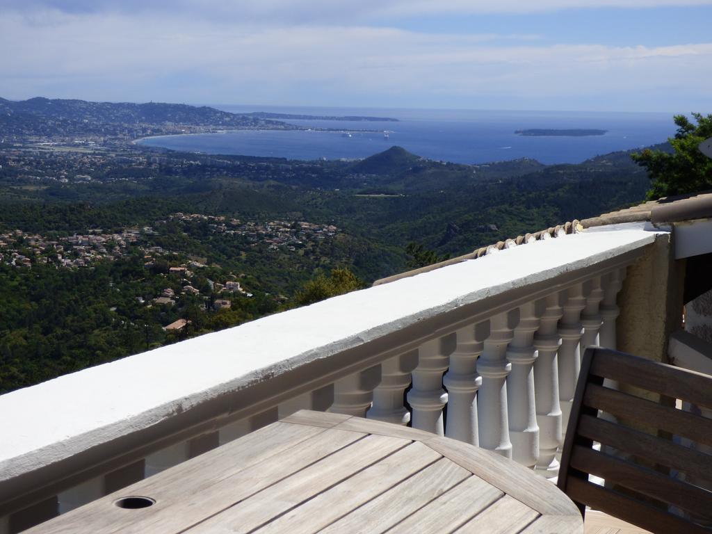 Saint-Jean-de-l'Esterel Chambres D'Hotes Vue Mer L'Esterel Panoramique מראה חיצוני תמונה